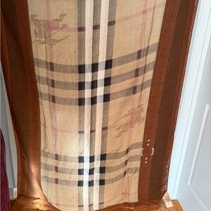 Elegant Brown and Cream Plaid Burberry scarf